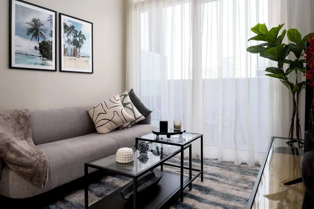 Appartement Waves - Canal-View Elegance 1Br Apt In Reva Residences Dubai