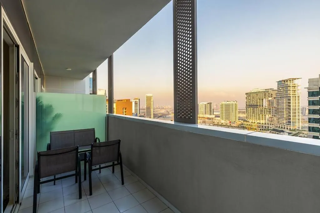 Waves - Canal-View Elegance 1Br Apt In Reva Residences Dubai 0*,